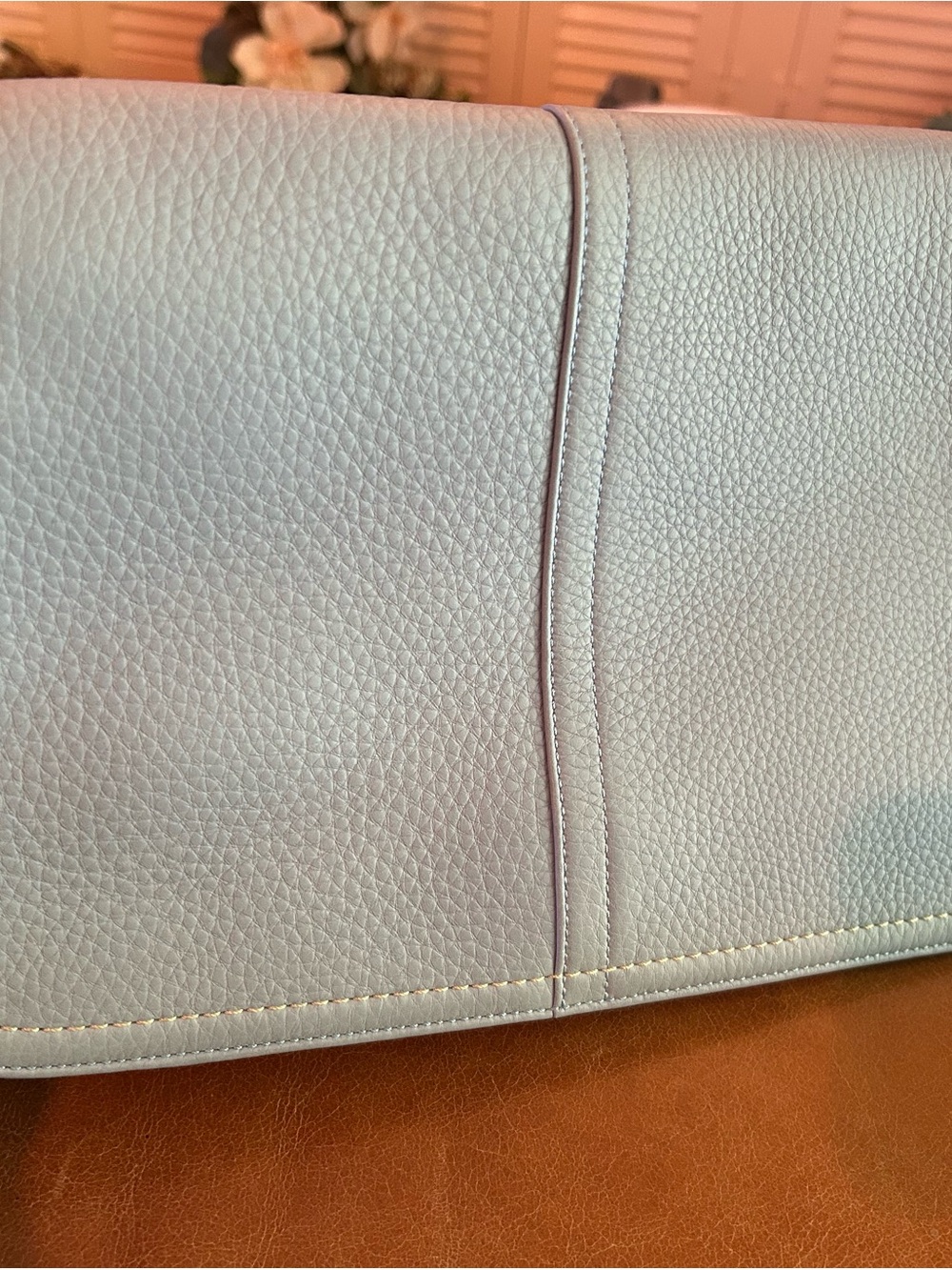 Women's Leather Shoulder Bag in Light Blue Perfect Condition